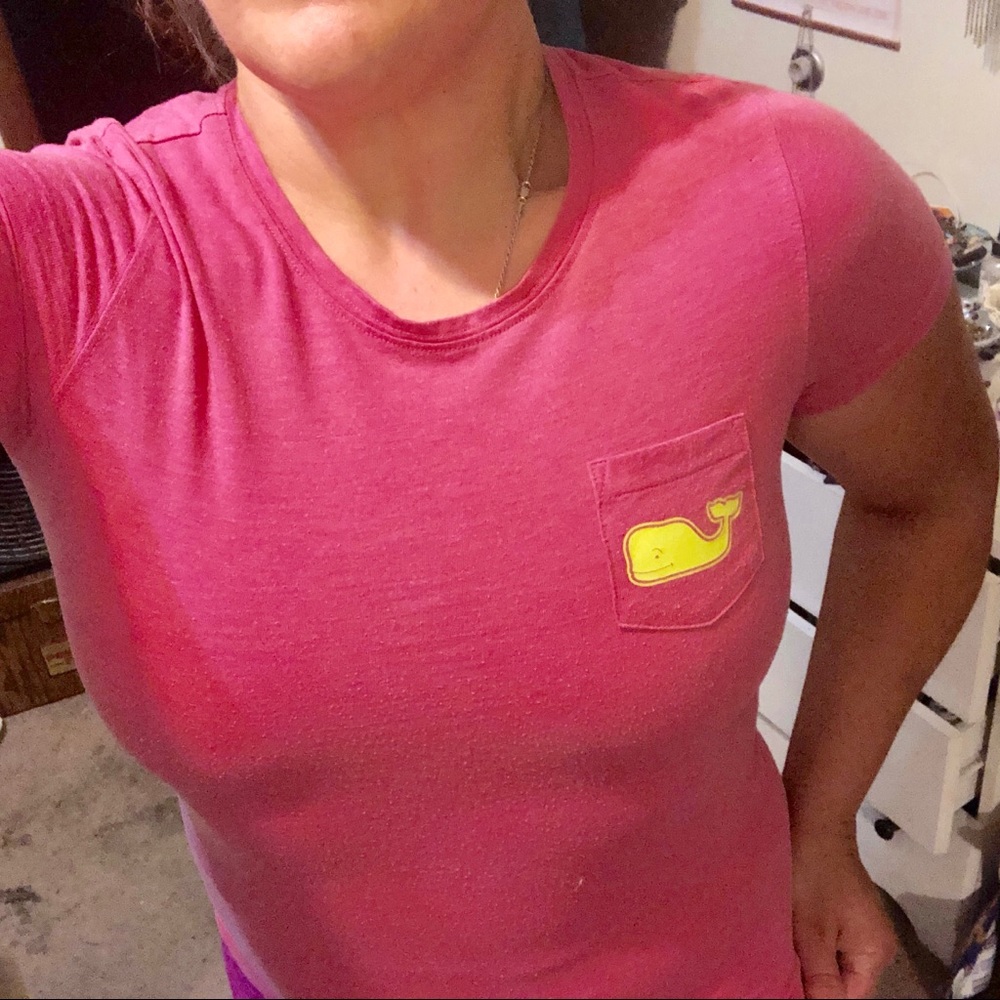 Ladies Vineyard Vines Watermelon 🍉 xs vneck Tee
